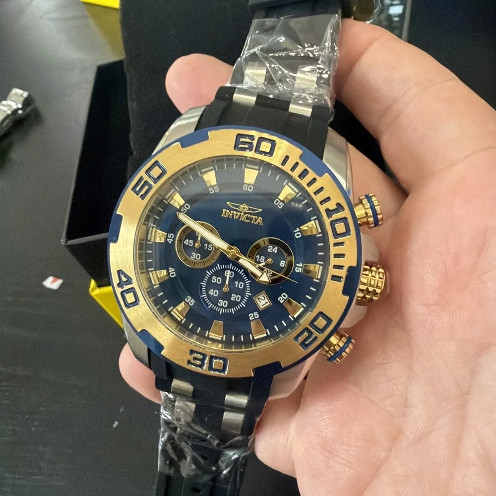 Invicta Men's 22339 Pro Diver Quartz Chronograph Blue Dial Watch 22339